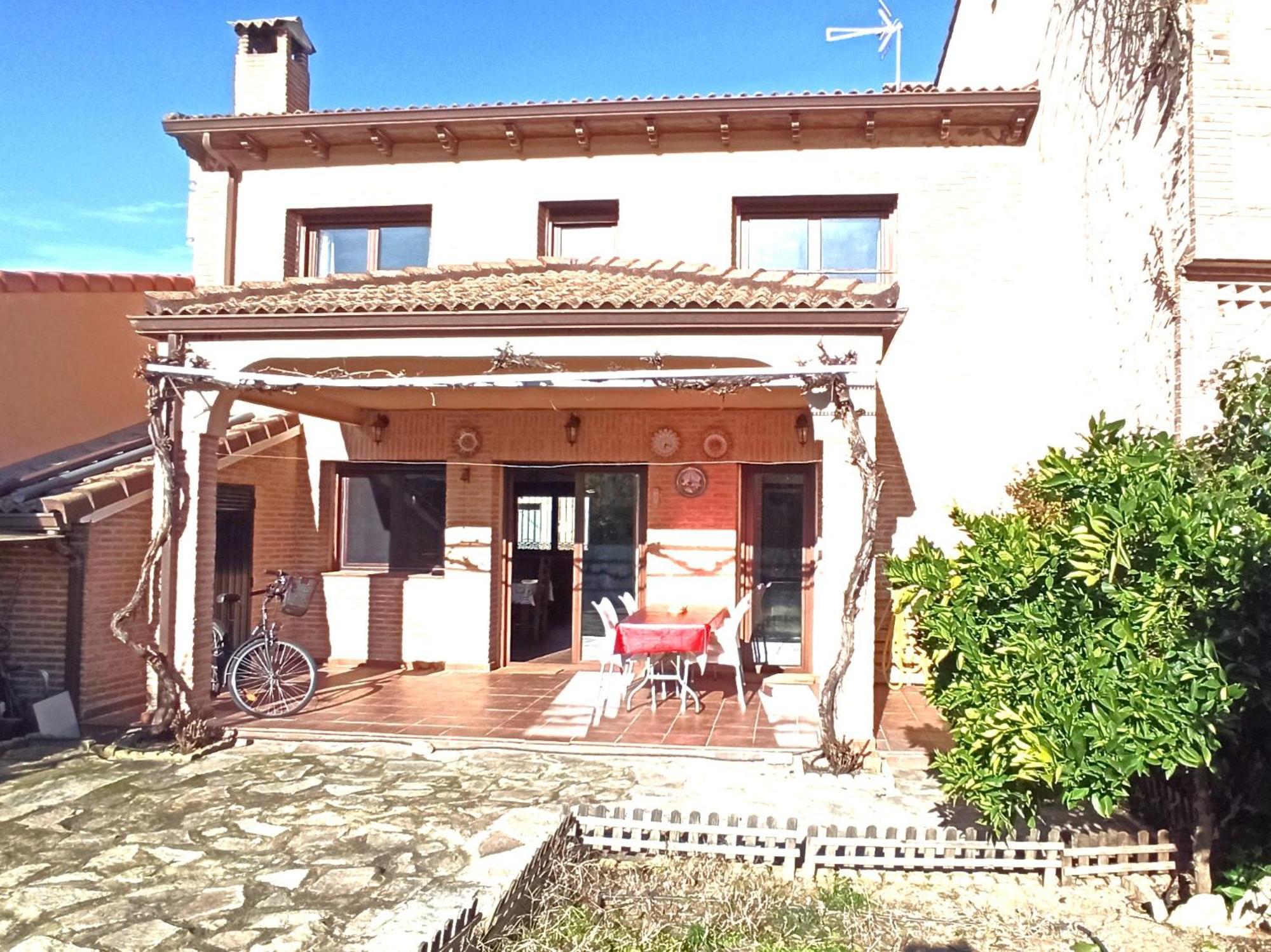 Villa La Higuera De Gredos Higuera de las Dueñas Exterior foto